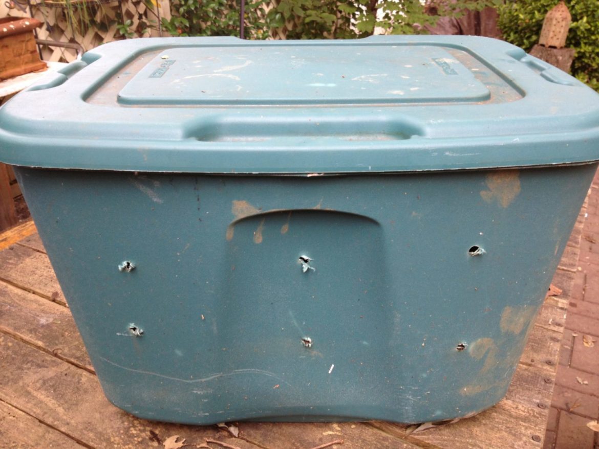 Simple Homemade Worm Composting Bin